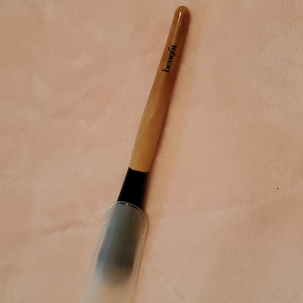 Benefit Foundation Brush New